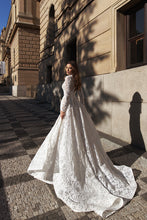 Load image into Gallery viewer, Casandra Wedding Dress by Katy Corso
